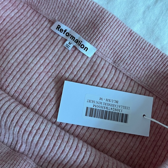 Reformation Luella Cashmere Mini skirt in pink - Picture 5 of 8